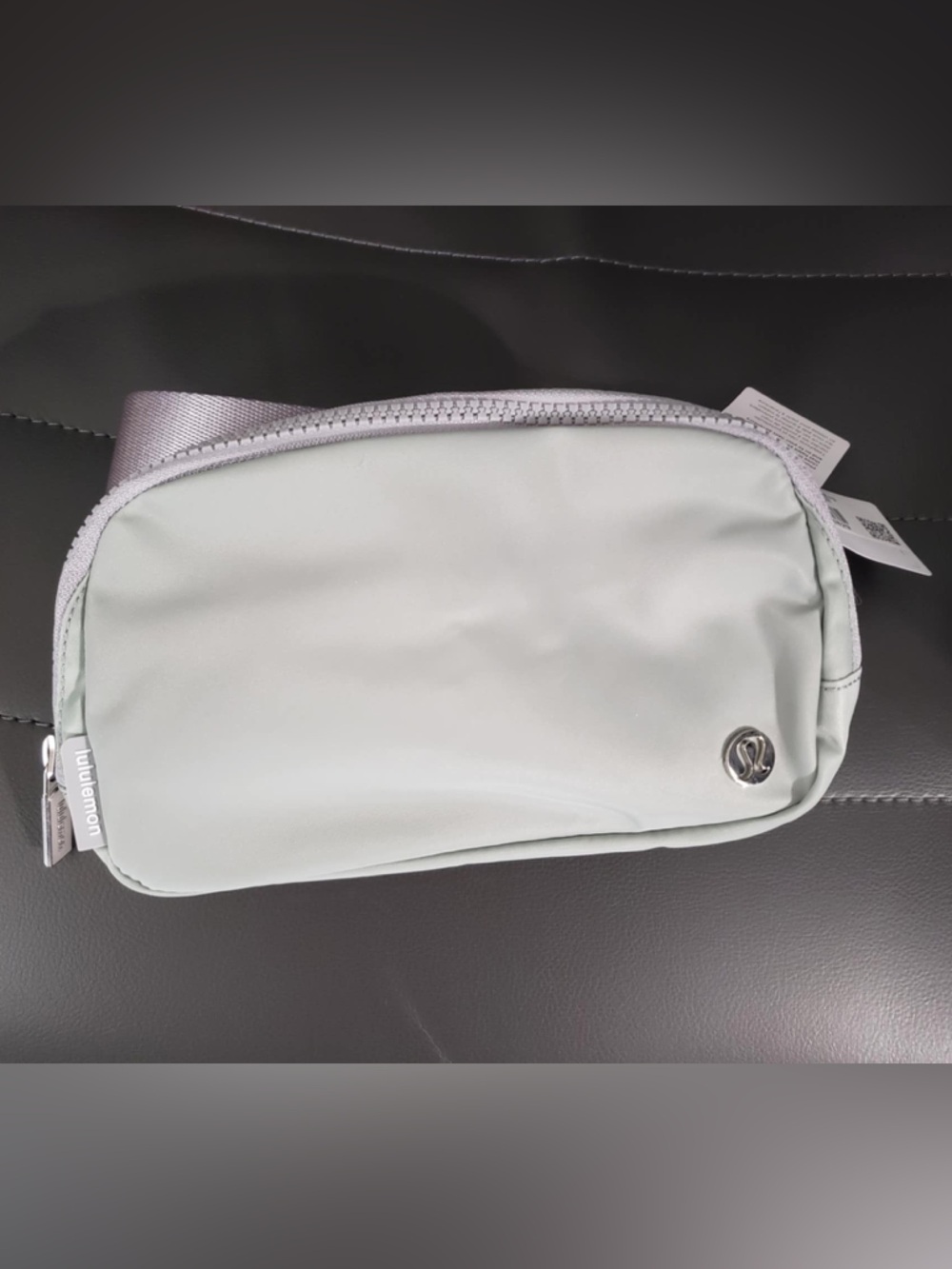 Lululemon Everywhere Belt Bag 1L in Silver Drop NWT